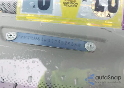 2001 Volvo V70 2.4/2.4 M Sr (Discontinued) из США, поврежденный, VIN YV1SW61R311132666